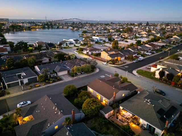 626 Harvester Drive, Foster City CA: https://media.crmls.org/mediaz/1019865b-63d2-4531-9807-483e52e0cbfb.jpg