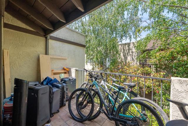 2005 Parrott Drive, San Mateo CA: https://media.crmls.org/mediaz/10199298-92bd-47e0-b51c-12e98d17c391.jpg