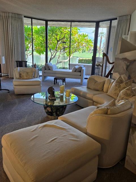 910 Island Drive, Rancho Mirage CA: https://media.crmls.org/mediaz/1019d70c-7b91-42cd-8d01-02f1f26dddb6.jpg