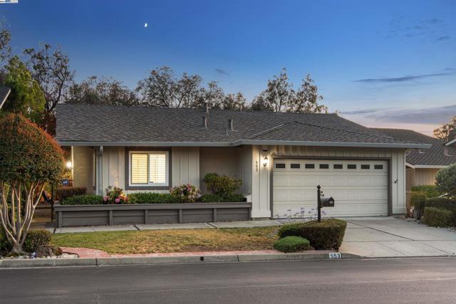 553 Saint George Rd, Danville CA: https://media.crmls.org/mediaz/1019dc2d-a97b-4916-a077-6b2b746c0ebe.jpg