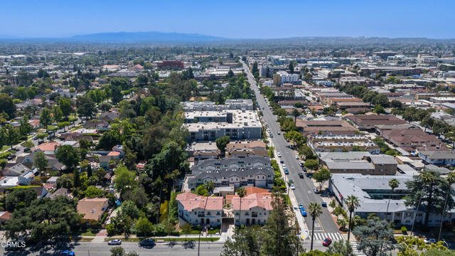300 E Alhambra Road, Alhambra CA: https://media.crmls.org/mediaz/1019efdd-2f26-4d86-82ec-8a79923054db.jpg