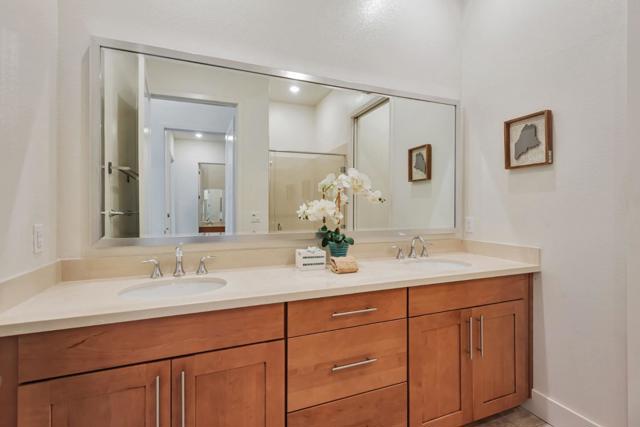 1028 Foster Square Lane, Foster City CA: https://media.crmls.org/mediaz/101b0712-66c9-4a62-bcf1-8eea35b4f241.jpg