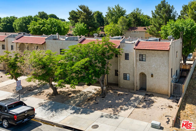 102 E Lancaster Boulevard, Lancaster CA: https://media.crmls.org/mediaz/101b32a8-b276-4ab3-bfcb-f3a59167988f.jpg
