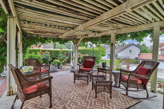3616 Pebble Place, Newbury Park CA: https://media.crmls.org/mediaz/101bc098-5c94-4c85-8cd2-c346a80f7a3c.jpg
