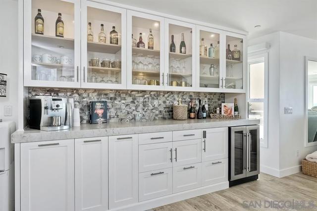 4465 Ocean Blvd, San Diego CA: https://media.crmls.org/mediaz/101c77d0-5980-4d69-a3a6-e81c809ac4a5.jpg