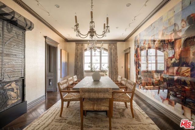 5 Bed Home for Sale in Los Angeles, California