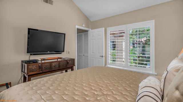 110 Trento Circle, Palm Desert CA: https://media.crmls.org/mediaz/101d560d-4d77-4dbe-a3ae-276936a924b5.jpg