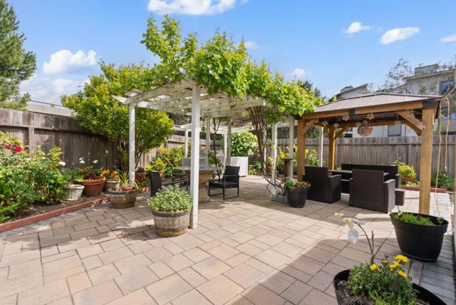 40 Shelter Creek Lane, San Bruno CA: https://media.crmls.org/mediaz/101e0fae-eb5c-4f2b-b246-55b8ace2426f.jpg