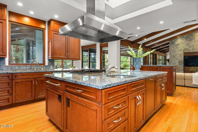 Detail Gallery Image 13 of 19 For 921 Chapea Rd, Pasadena,  CA 91107 - 5 Beds | 6/1 Baths