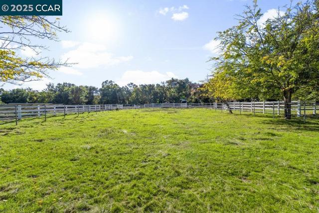 5655 Bruce Dr, San Ramon CA: https://media.crmls.org/mediaz/101eb146-1a1c-4ab6-8f16-0acf506fa61f.jpg