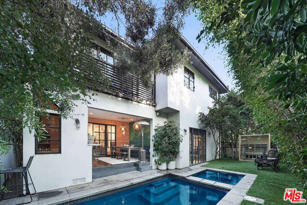 3159 Thatcher Avenue