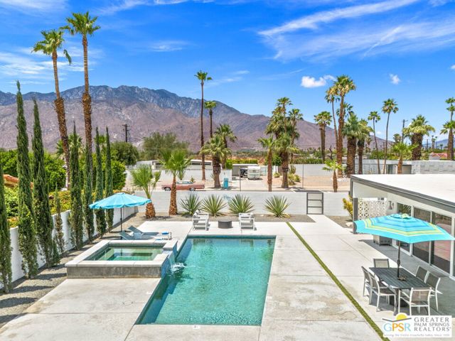3351 E Paseo Barbara, Palm Springs CA: https://media.crmls.org/mediaz/101f1fed-a60d-41be-a750-3f7e980c3200.jpg