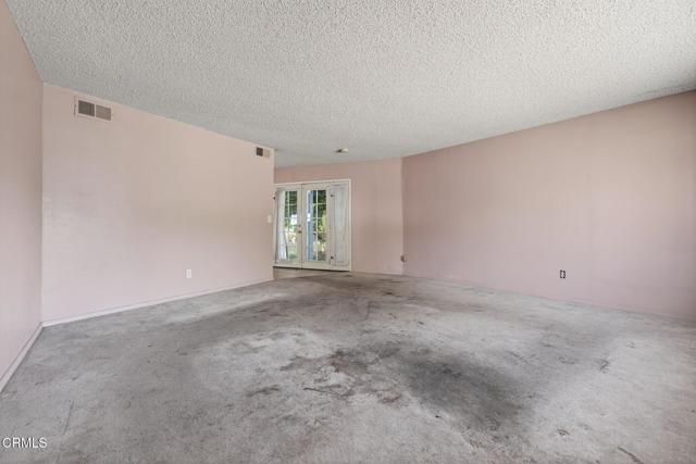 110 E Oak View Avenue, Ojai CA: https://media.crmls.org/mediaz/10203c0b-eaf9-45b2-a12a-ef5d0e4f4b1d.jpg