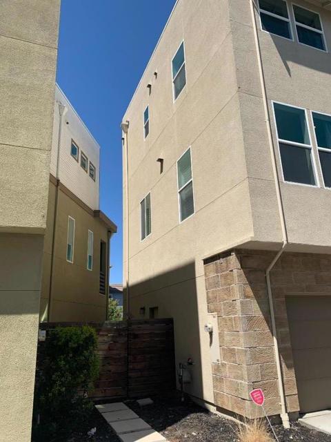 5808 Nugget Way, Dublin CA: https://media.crmls.org/mediaz/1020b950-75ff-4a71-9889-b71ed33f2cbe.jpg