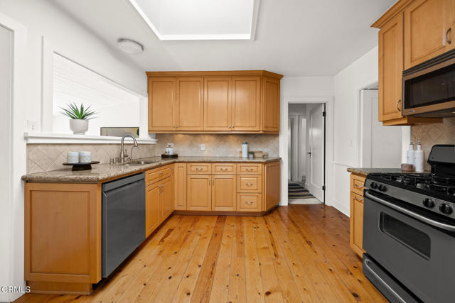 1309 Sinaloa Avenue, Pasadena CA: https://media.crmls.org/mediaz/1020d28e-be44-4a19-939c-ef81de28da62.jpg