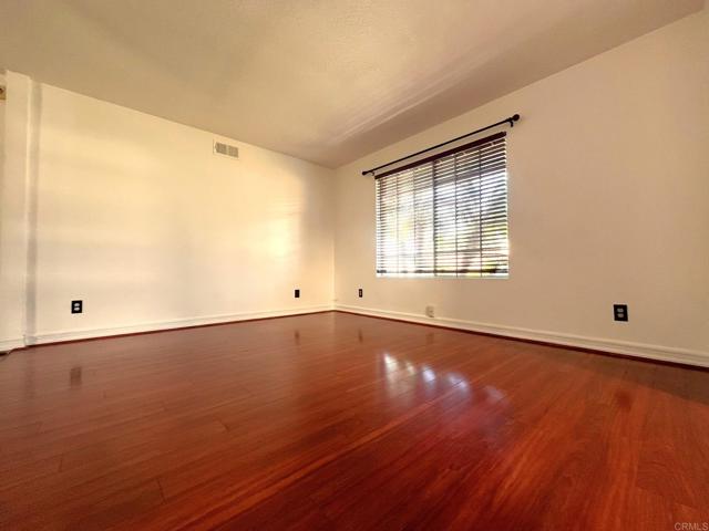 Detail Gallery Image 8 of 35 For 1446 Westmore Pl, Oceanside,  CA 92056 - 4 Beds | 3/1 Baths