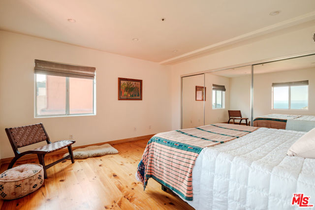 3029 Sequit Drive, Malibu CA: https://media.crmls.org/mediaz/10212d07-3718-468e-aec1-3d4d40b6f05e.jpg
