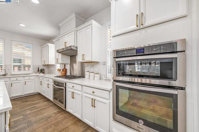 4338 Healdsburg Way, Dublin CA: https://media.crmls.org/mediaz/102144c1-8e0f-44a8-95b0-a20b74e6b193.jpg