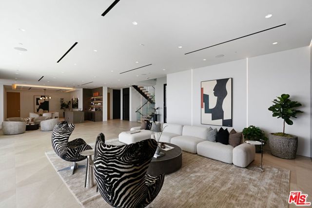 2180 Stradella Road, Los Angeles CA: https://media.crmls.org/mediaz/102145b6-6e0f-40b7-817c-5eae70bcafeb.jpg