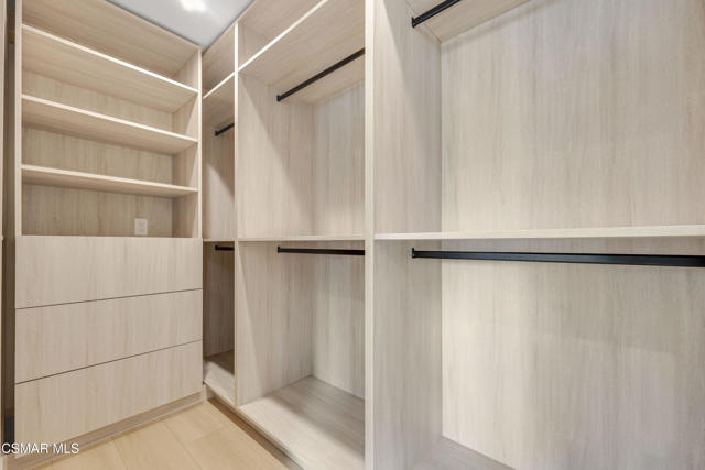 2651 Sirius Street, Thousand Oaks CA: https://media.crmls.org/mediaz/1021e732-72ad-4eee-a4c5-b42500c705b9.jpg