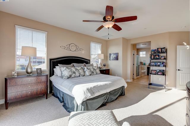 Image 41 of 60 For 2394 Amantea Way