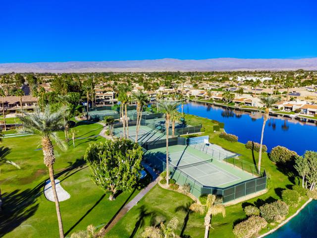 153 Lake Shore Drive, Rancho Mirage CA: https://media.crmls.org/mediaz/1022d890-5bad-4364-9f3f-1622c6be4b15.jpg