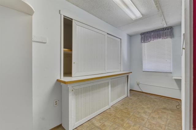 Detail Gallery Image 43 of 58 For 1637 Oak Hill, Escondido,  CA 92027 - 3 Beds | 2 Baths