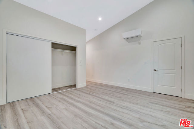 19513 Cantara Street, Reseda CA: https://media.crmls.org/mediaz/10233907-1857-4563-b801-c6802470eb96.jpg
