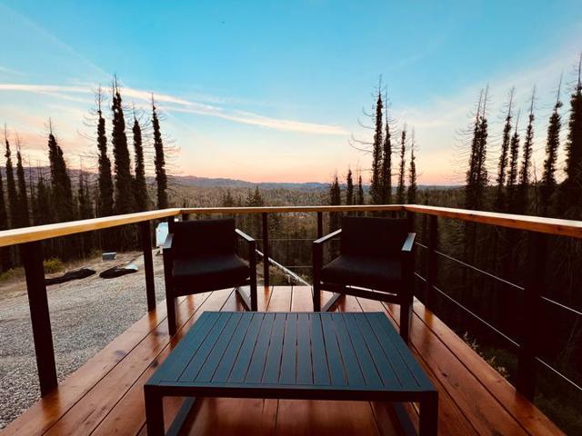 518 Container Way, Boulder Creek CA: https://media.crmls.org/mediaz/10236a7e-b98b-4e42-ae5b-243ebd543393.jpg