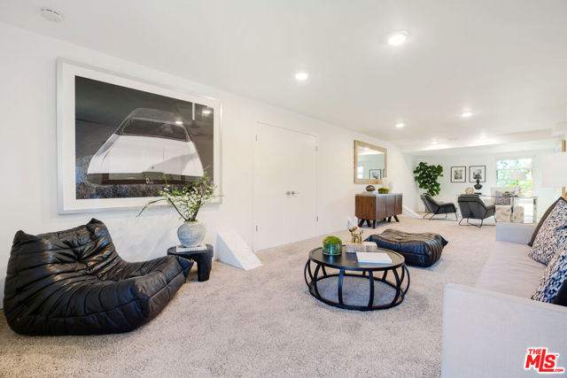 1311 Braeridge Drive, Beverly Hills CA: https://media.crmls.org/mediaz/102392f8-973e-4194-8812-259450d27bdc.jpg