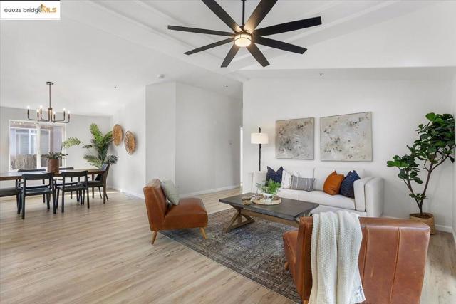 33526 4th ST, Union City CA: https://media.crmls.org/mediaz/10241f1f-8f21-4960-9c99-237f7cc27dc9.jpg
