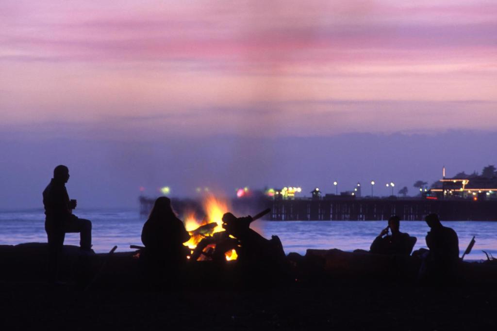 https://media.crmls.org/mediaz/1024c239-b357-4773-a690-f078c2a0c004.jpg?preset=X-Large