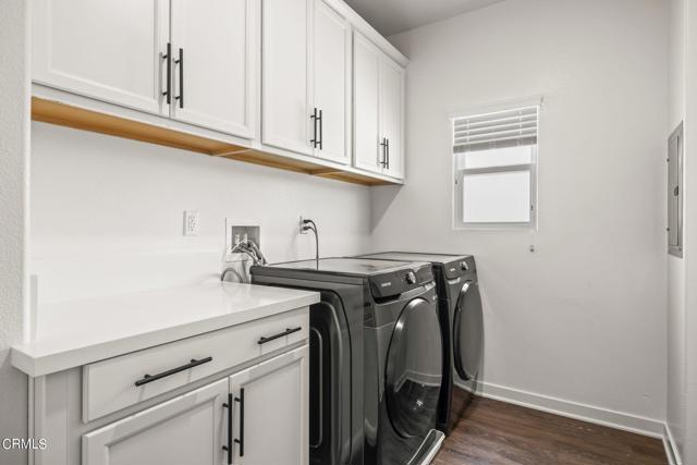 305 North F St, Oxnard CA: https://media.crmls.org/mediaz/1024f15b-e726-4e43-9ca0-d9526d865829.jpg