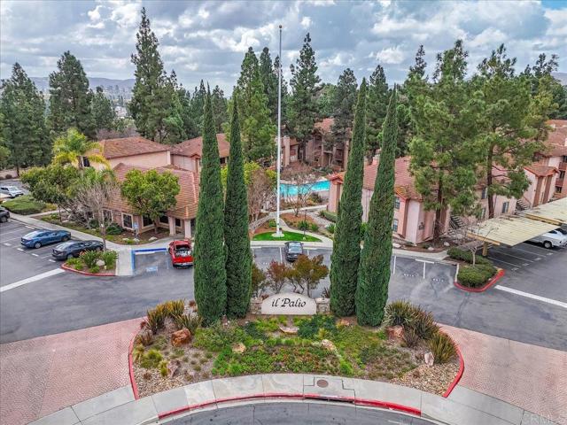 12059 Alta Carmel Ct, San Diego CA: https://media.crmls.org/mediaz/10256ca5-8f75-402f-9d81-fd8e95d2648f.jpg