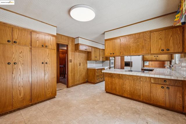 5201 Alhambra Valley Rd, Martinez CA: https://media.crmls.org/mediaz/1025a0c0-61ad-4b27-a4a1-cce66d92d8fa.jpg