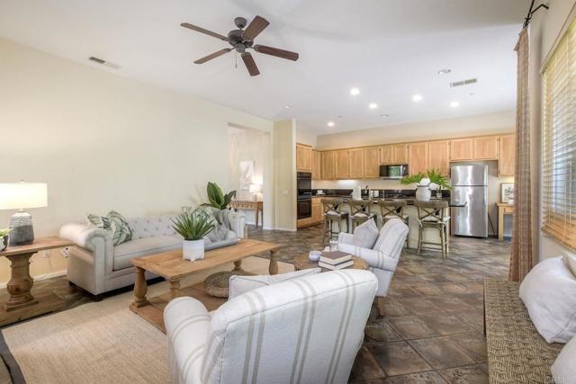 Detail Gallery Image 13 of 30 For 1701 Hilo Dr, Vista,  CA 92081 - 3 Beds | 2/1 Baths