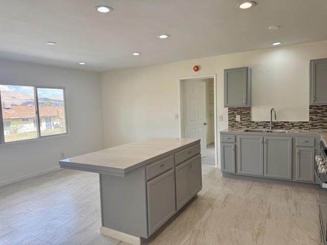 7421 Bannock Trail, Yucca Valley CA: https://media.crmls.org/mediaz/10265989-81ed-492a-b149-374be8809739.jpg