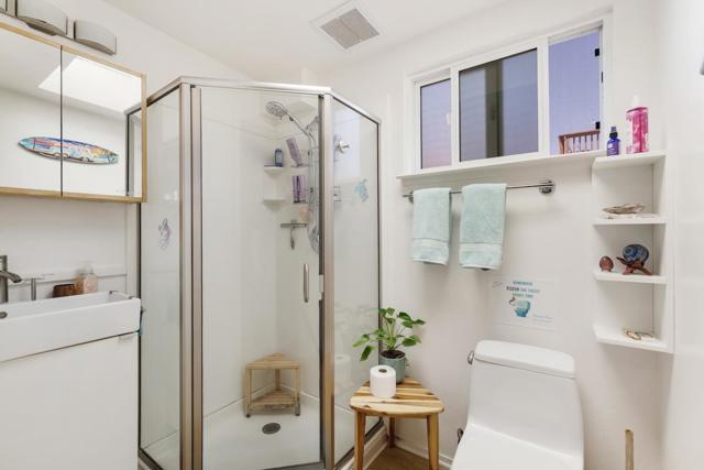 390 36th Avenue, Santa Cruz CA: https://media.crmls.org/mediaz/1026727c-38d8-479e-9d40-265189e542cd.jpg