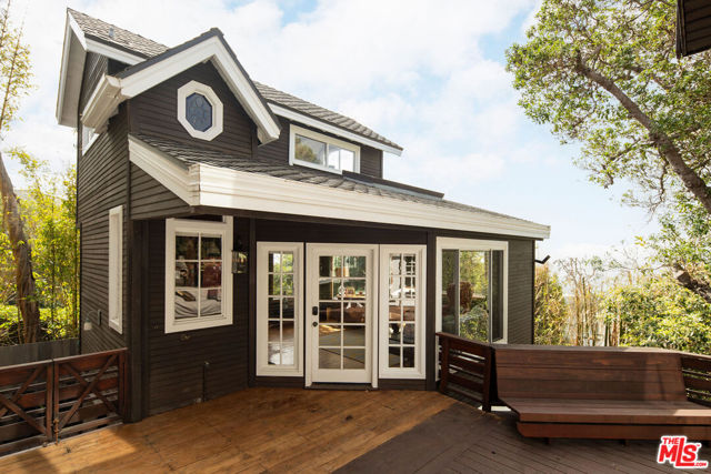 31840 Seafield Drive, Malibu CA: https://media.crmls.org/mediaz/102677cd-3fe2-4d44-9c9f-b6055e14b143.jpg