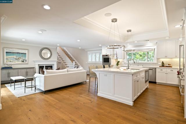 125 El Dorado Ave, Danville CA: https://media.crmls.org/mediaz/1026e9d0-a4f7-4194-a623-4ca8941214de.jpg