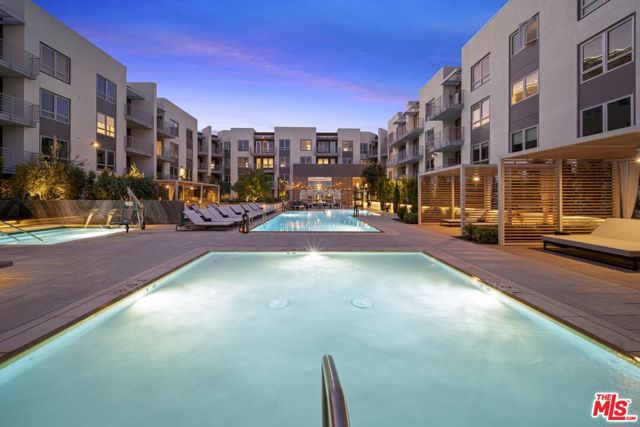 Sundeck & Poolside Terrace