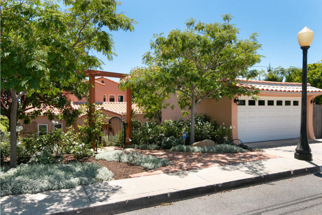 2167 Palomar Avenue, Ventura CA: https://media.crmls.org/mediaz/102728db-a573-4059-acea-6042ad9bf7e5.jpg