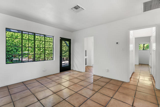 839 N Avenida Olivos, Palm Springs CA: https://media.crmls.org/mediaz/1027b326-be06-41d5-a951-a80f5c2dcc13.jpg