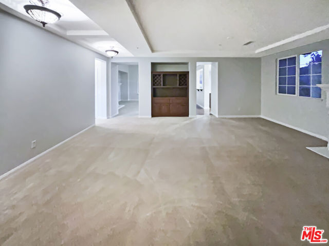 18944 Northern Dancer Lane, Yorba Linda CA: https://media.crmls.org/mediaz/10281ca4-835c-475a-bee2-e43a66b0cbb2.jpg