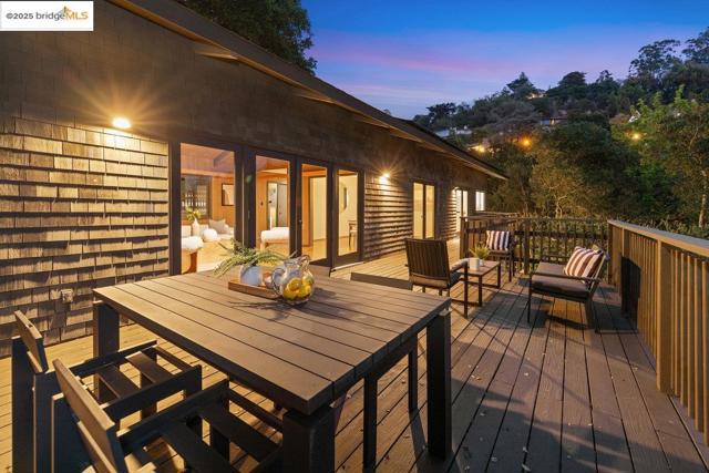 99 Lexford Rd, Piedmont CA: https://media.crmls.org/mediaz/10285bd6-b102-43da-9c53-bac6cc7b69f4.jpg