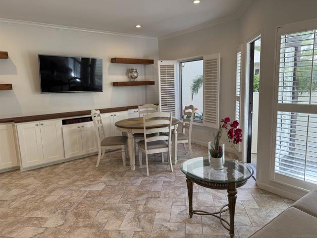 620 State St, San Diego CA: https://media.crmls.org/mediaz/1028ae04-7c9a-4e76-9b83-e65f984ad164.jpg