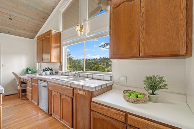 17121 Parkview Drive, Morgan Hill CA: https://media.crmls.org/mediaz/10291b97-5a17-4f3c-a1ce-067106f775e2.jpg