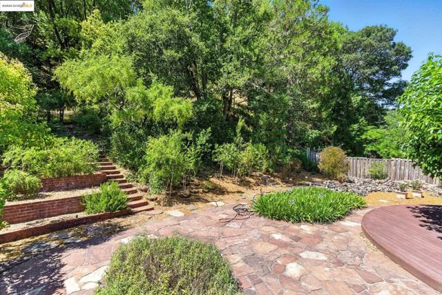 499 Blackstone Drive, San Rafael CA: https://media.crmls.org/mediaz/10294f0a-6857-4da3-9b40-c08b005fef2c.jpg