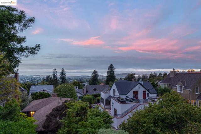 2583 Buena Vista Way, Berkeley CA: https://media.crmls.org/mediaz/1029c05f-446c-4d44-bc86-f9af42dedcdb.jpg