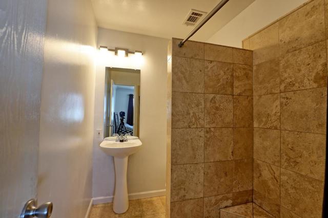 801 Nash Road, Hollister CA: https://media.crmls.org/mediaz/1029cf96-a36f-4f99-b8a7-88c62a95cffa.jpg